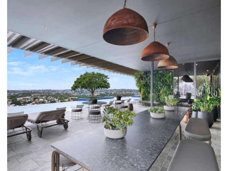 1808/62 Logan Road, Woolloongabba QLD 4102