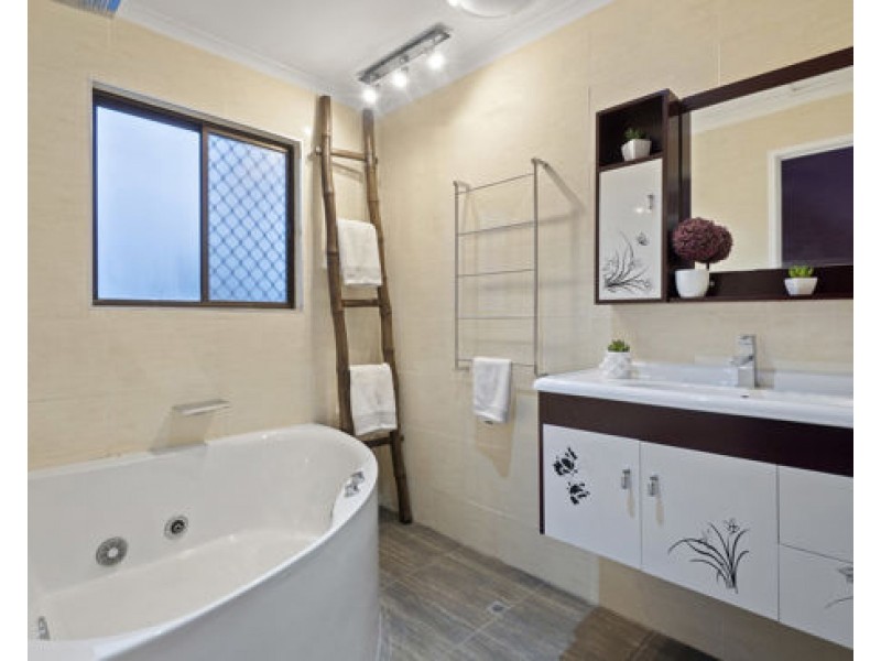 21 Holder Street, Wishart QLD 4122