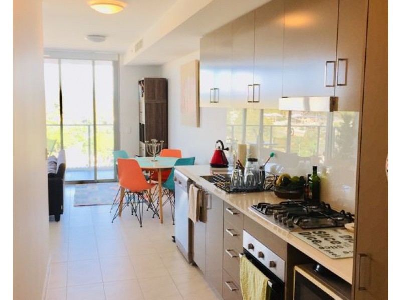 804/17 BATH STREET, Labrador QLD 4215