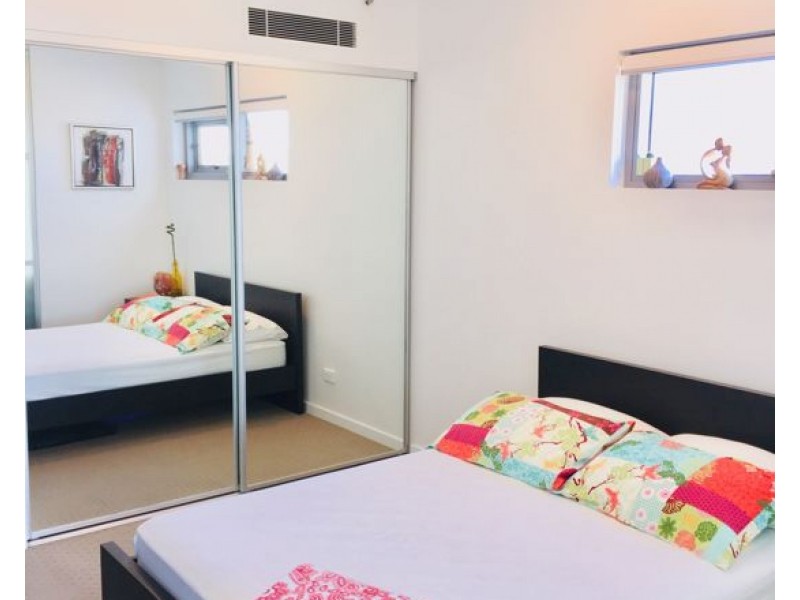 804/17 BATH STREET, Labrador QLD 4215