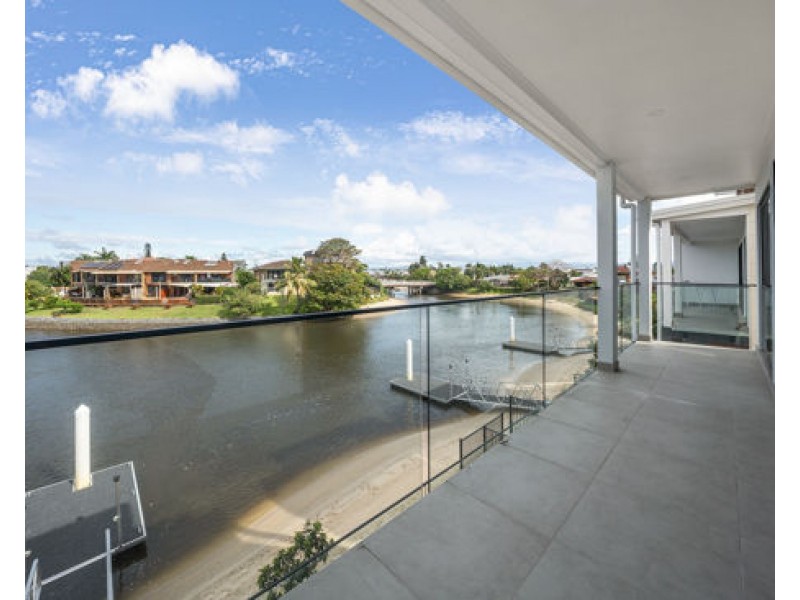 5/17 Le Mans Drive, Mermaid Waters QLD 4218