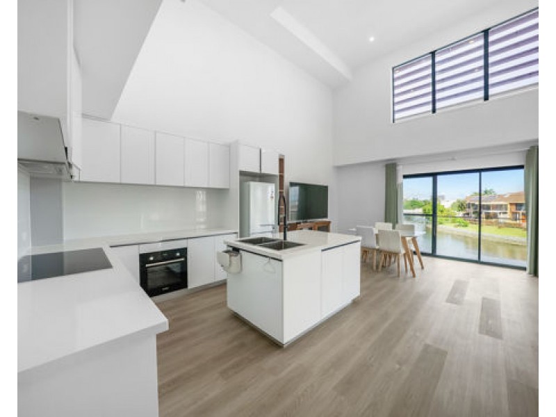 5/17 Le Mans Drive, Mermaid Waters QLD 4218