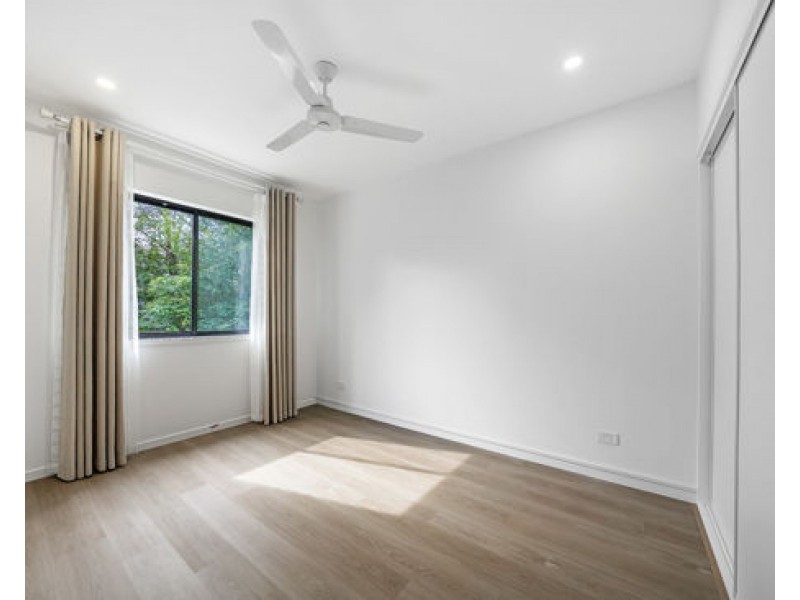 5/17 Le Mans Drive, Mermaid Waters QLD 4218