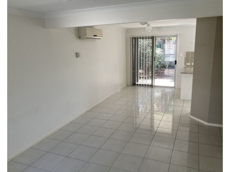 37 99 Peverell Street, Hillcrest QLD 4118