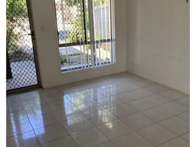 37 99 Peverell Street, Hillcrest QLD 4118