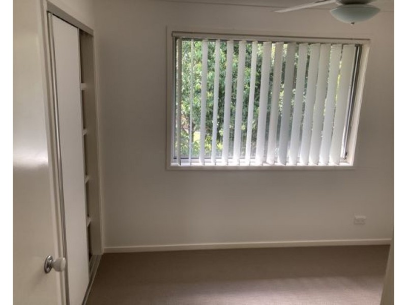 37 99 Peverell Street, Hillcrest QLD 4118
