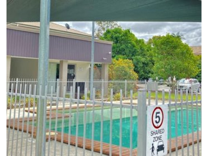 37 99 Peverell Street, Hillcrest QLD 4118