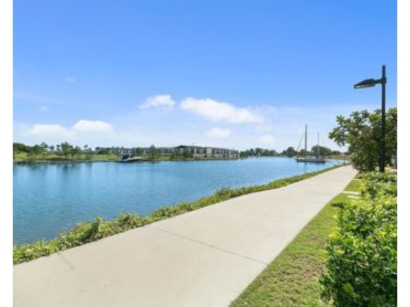 126 Marina Quays Boulevard, Hope Island QLD 4212
