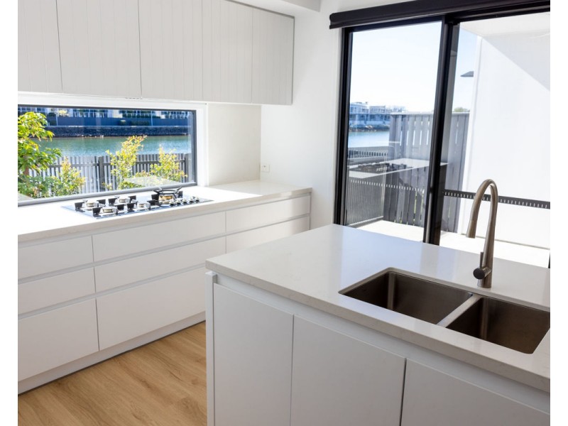 41 Delta Circuit, Hope Island QLD 4212