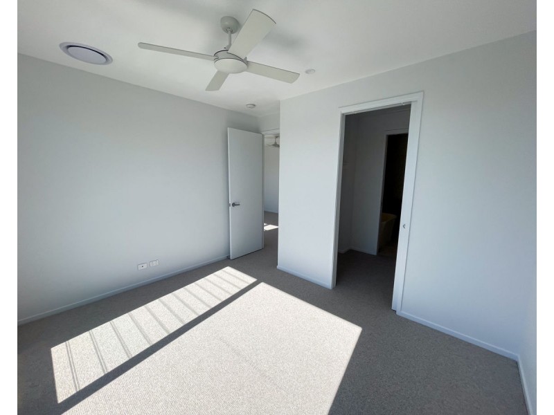 41 Delta Circuit, Hope Island QLD 4212