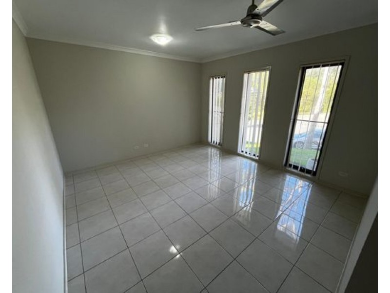 10 Girraween Place, Waterford QLD 4133