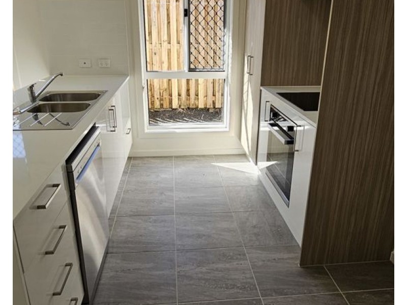 6 Cowley Street, Jimboomba QLD 4280