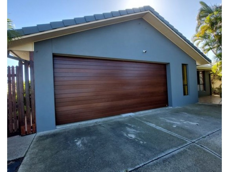 55 Matthew Flinders Drive, Paradise Point QLD 4216