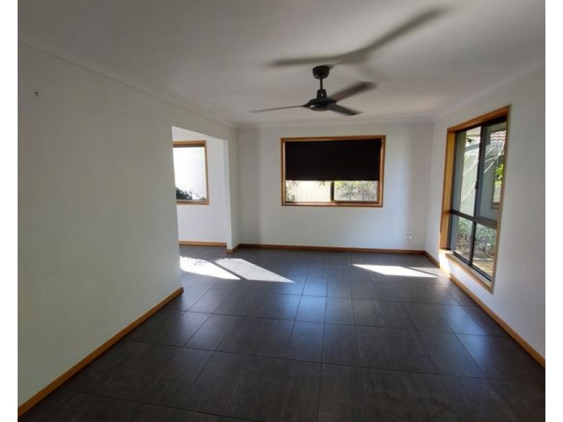 55 Matthew Flinders Drive, Paradise Point QLD 4216