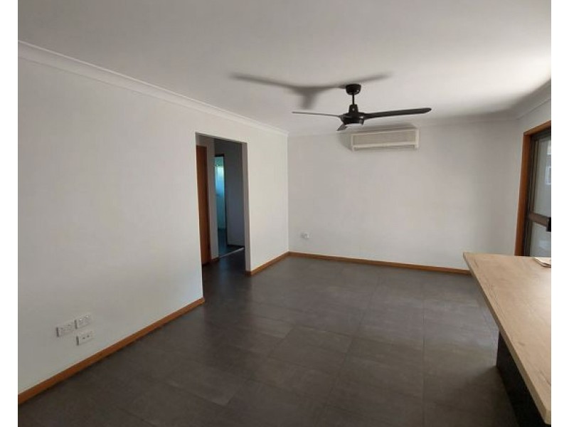 55 Matthew Flinders Drive, Paradise Point QLD 4216
