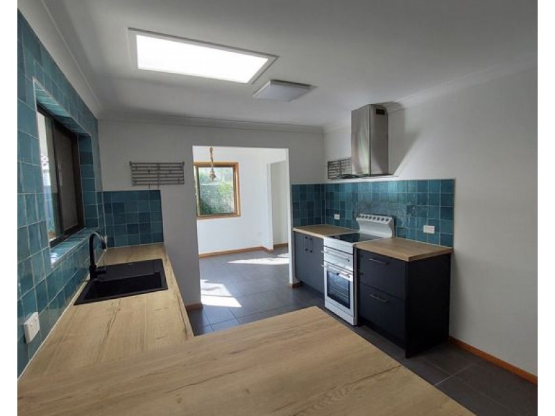 55 Matthew Flinders Drive, Paradise Point QLD 4216