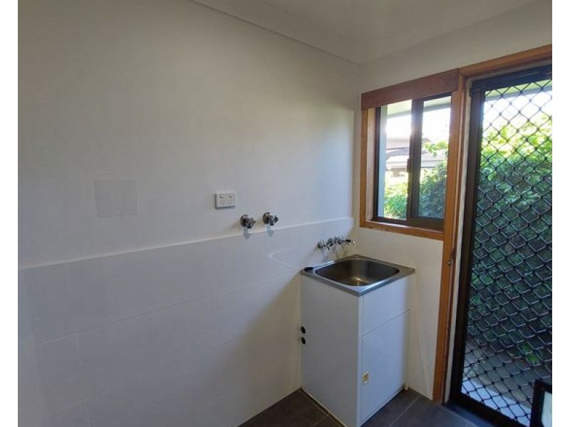 55 Matthew Flinders Drive, Paradise Point QLD 4216