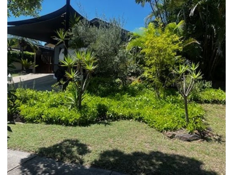 55 Matthew Flinders Drive, Paradise Point QLD 4216