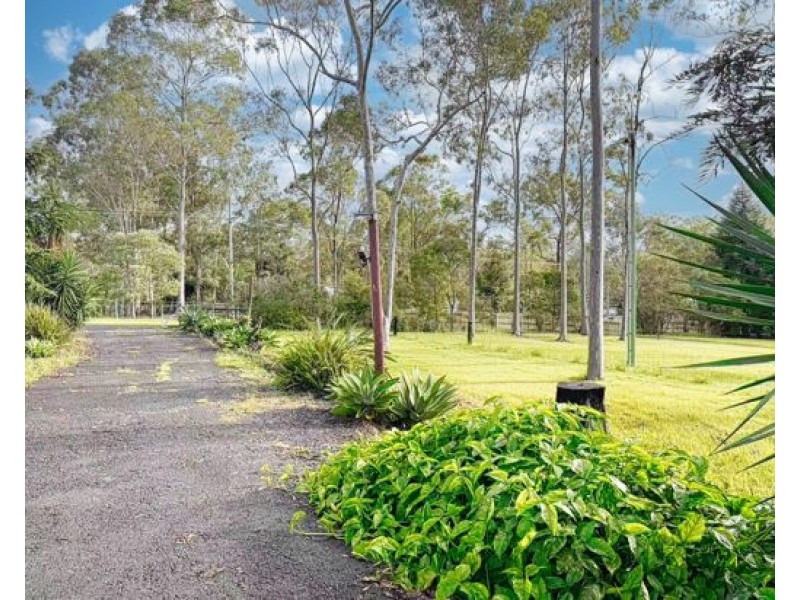 58 – 60 Gasconye Drive, Karalee QLD 4306