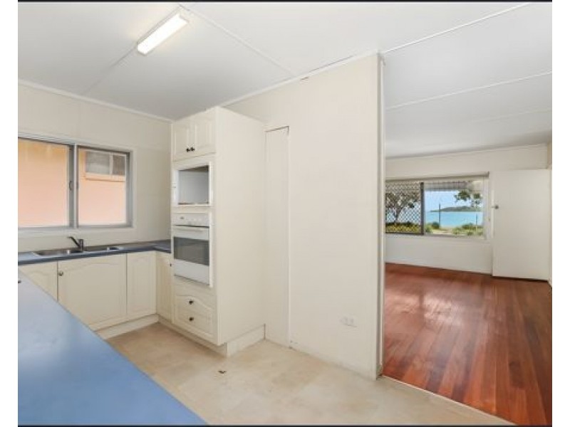 111 Welsby Parade, Bongaree QLD 4507