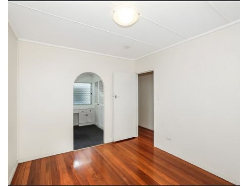 111 Welsby Parade, Bongaree QLD 4507