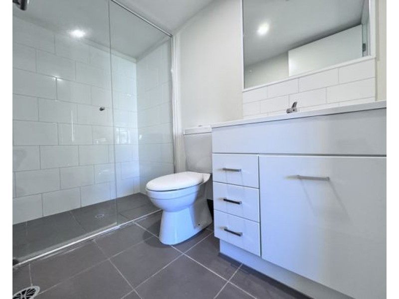 8 4-6 Lockhart Street, Woolloongabba QLD 4102