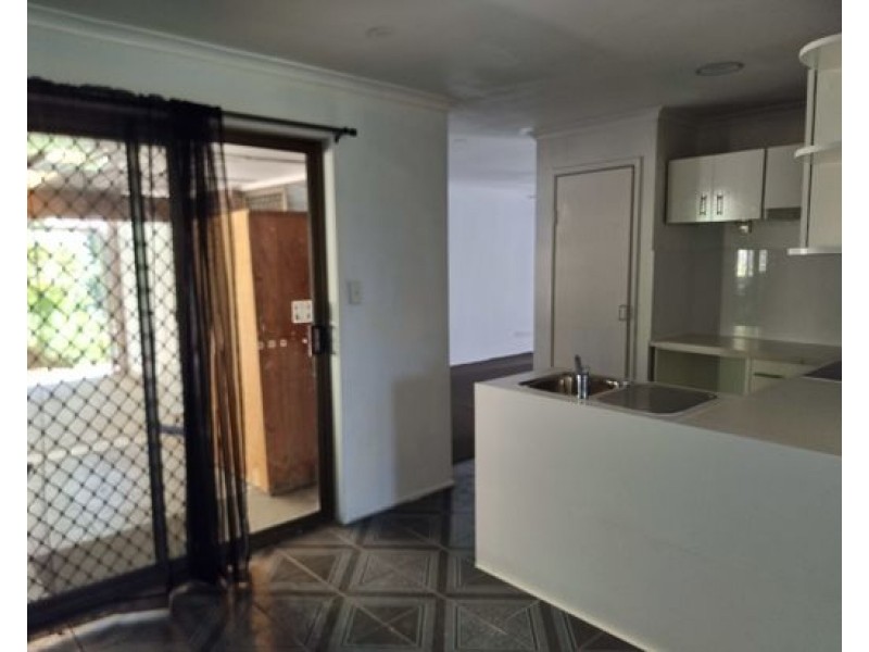 24 Verdon Court, Petrie QLD 4502