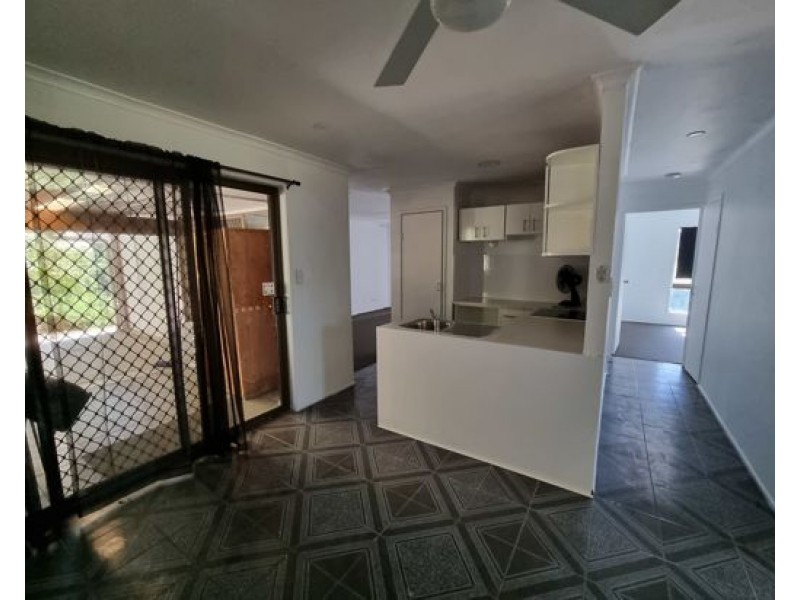 24 Verdon Court, Petrie QLD 4502