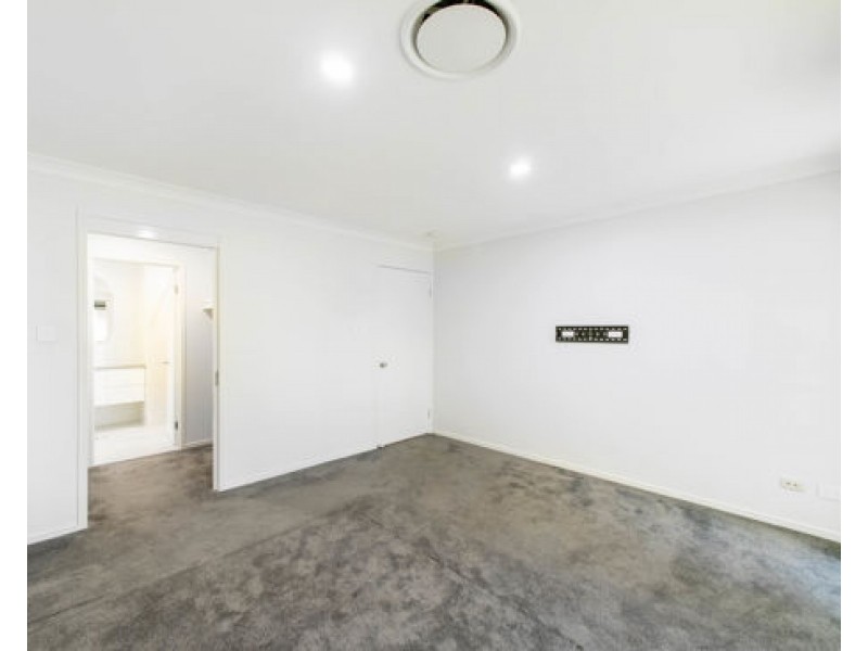 4 ICEFIRE LANE, Coomera Waters QLD 4209