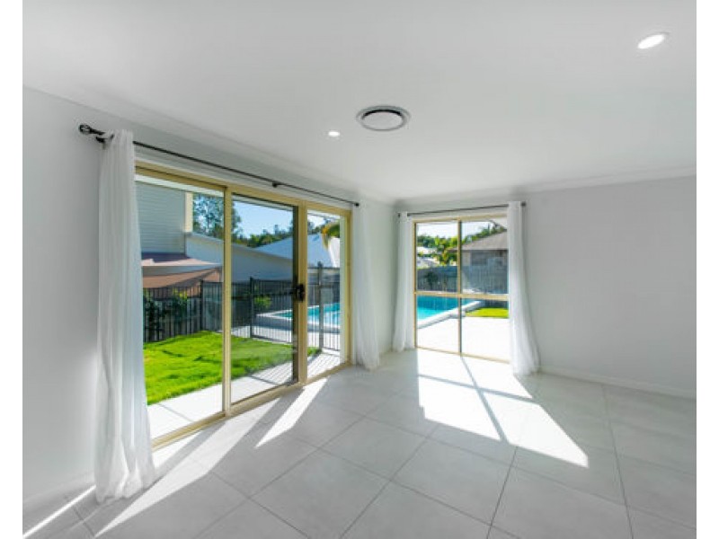 4 ICEFIRE LANE, Coomera Waters QLD 4209