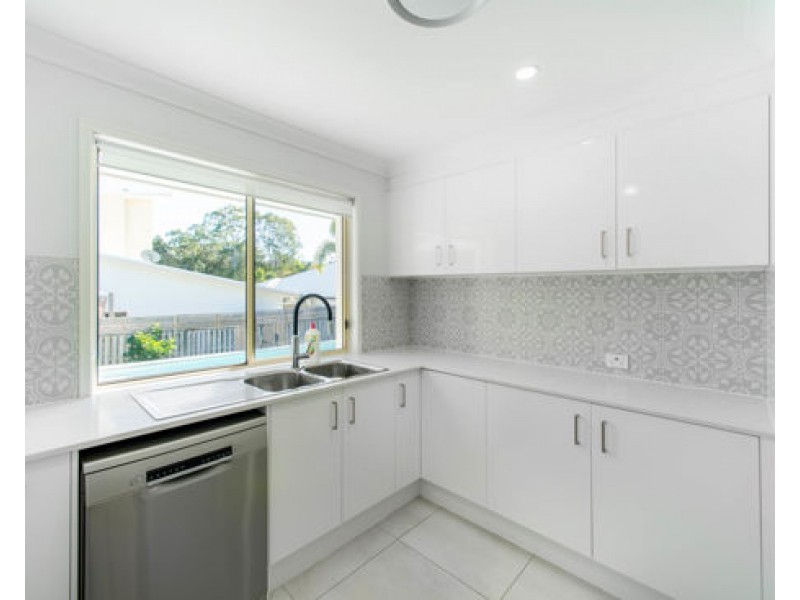 4 ICEFIRE LANE, Coomera Waters QLD 4209