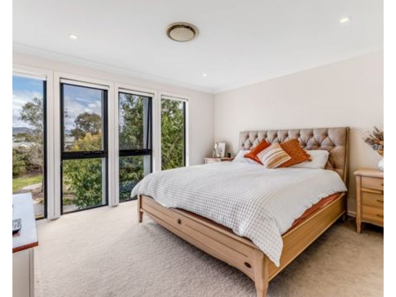 68 Easthill Drive, Robina QLD 4226