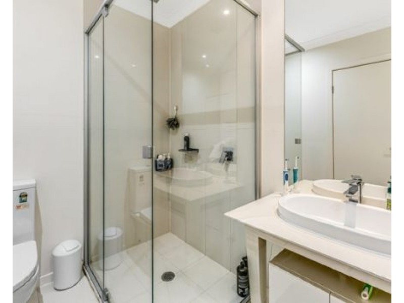 68 Easthill Drive, Robina QLD 4226