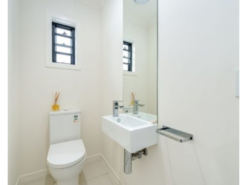 68 Easthill Drive, Robina QLD 4226