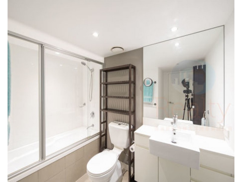 31607/9 Lawson Street, Southport QLD 4215