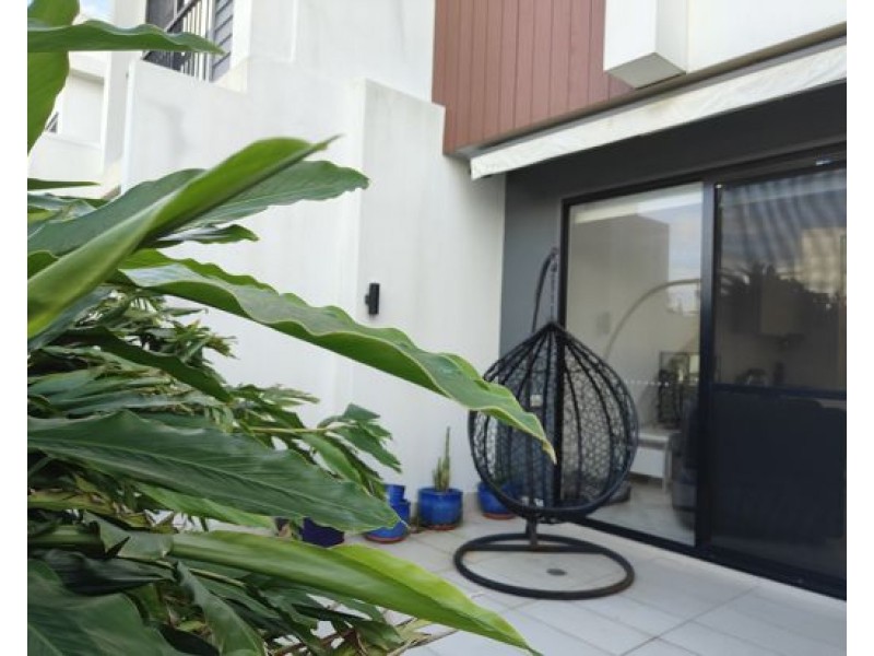 14 REGENT LANE, Hope Island QLD 4212