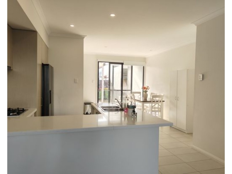 14 REGENT LANE, Hope Island QLD 4212