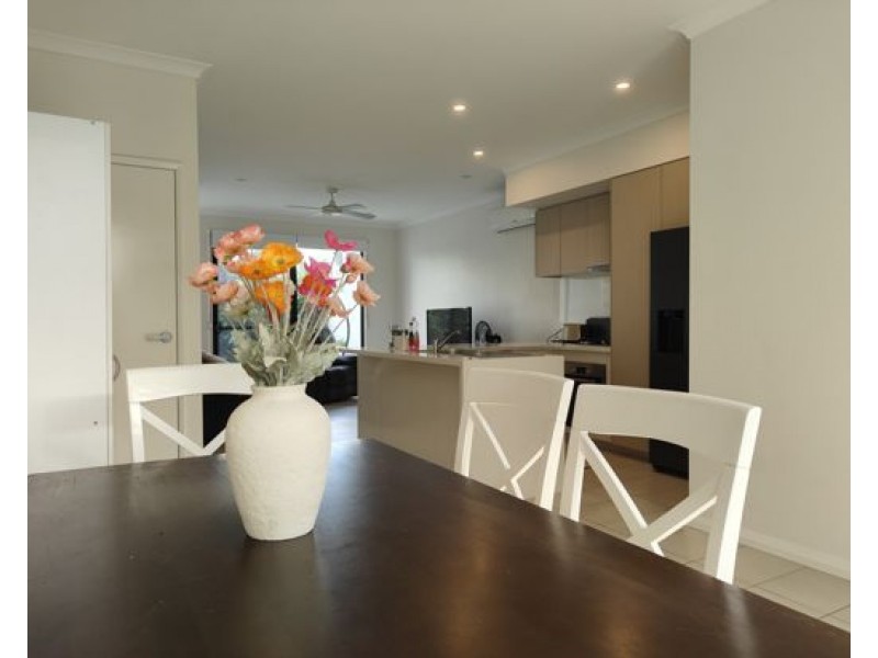 14 REGENT LANE, Hope Island QLD 4212