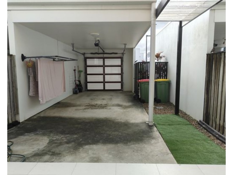 14 REGENT LANE, Hope Island QLD 4212