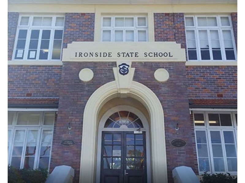 99 Address available on request, St Lucia QLD 4067