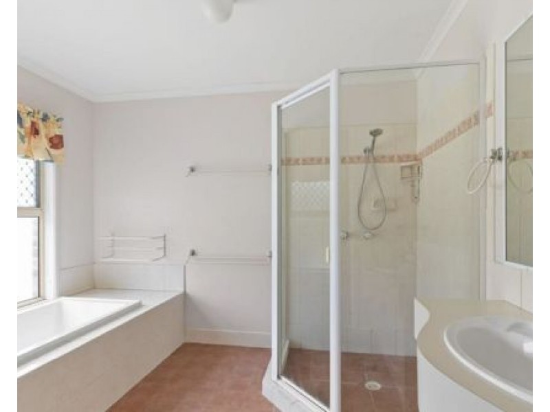 75 McConnell Crescent, Brookfield QLD 4069