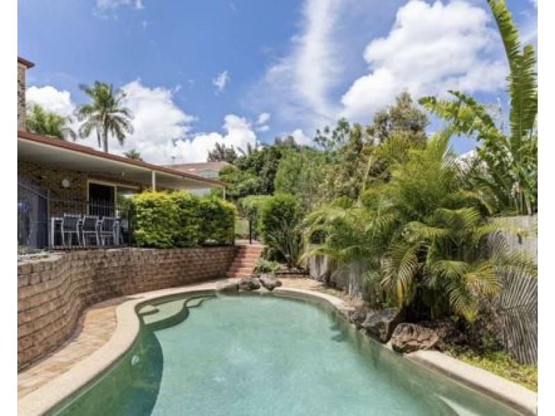 75 McConnell Crescent, Brookfield QLD 4069