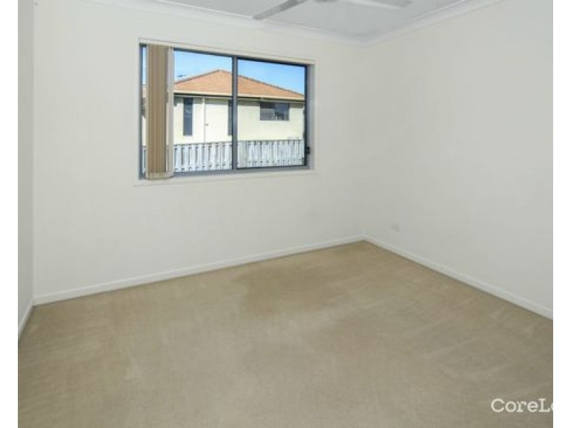 33/1 Belongil Street, Pacific Pines QLD 4211