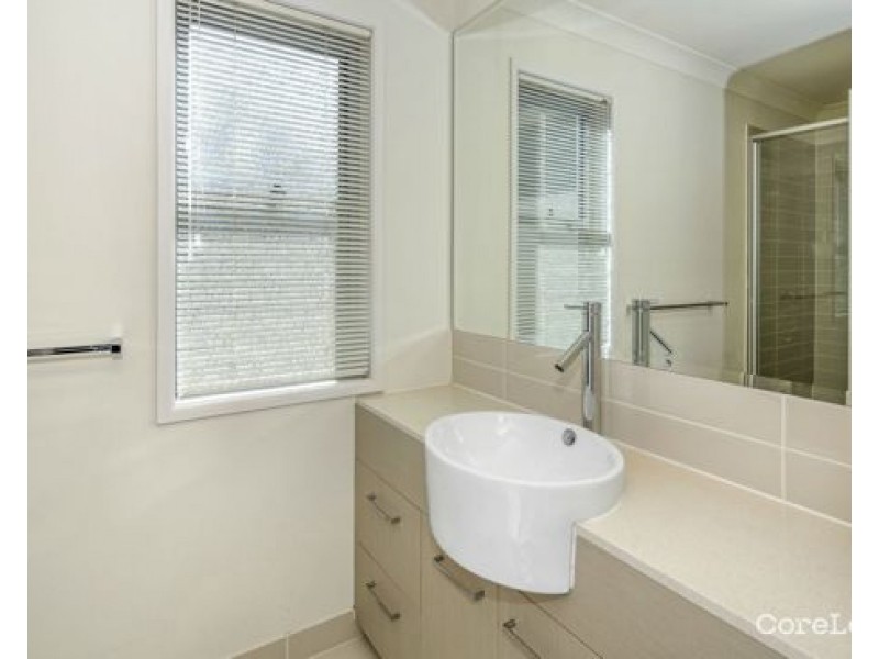 33/1 Belongil Street, Pacific Pines QLD 4211