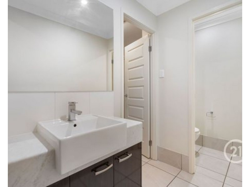 107 SUMMERVIEW AVENUE, Yarrabilba QLD 4207