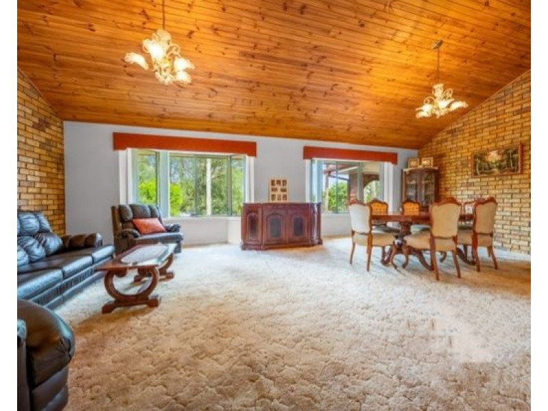 110 Rosia Road, Park Ridge QLD 4125