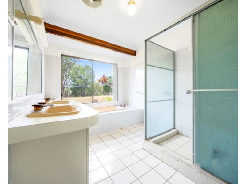 110 Rosia Road, Park Ridge QLD 4125