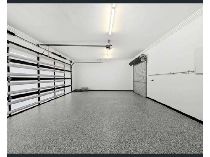 25 Knightsbridge Parade East, Paradise Point QLD 4216