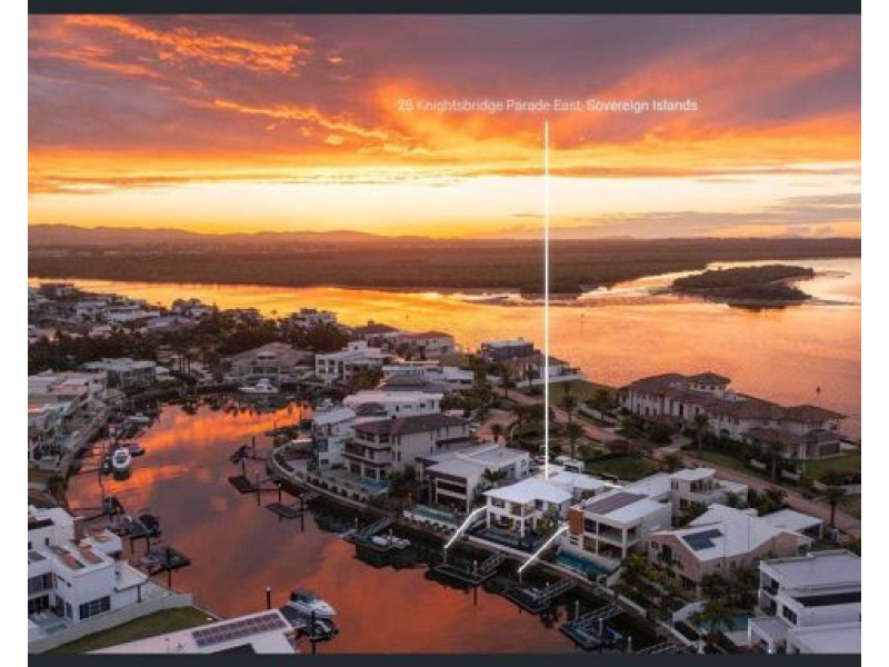 25 Knightsbridge Parade East, Paradise Point QLD 4216
