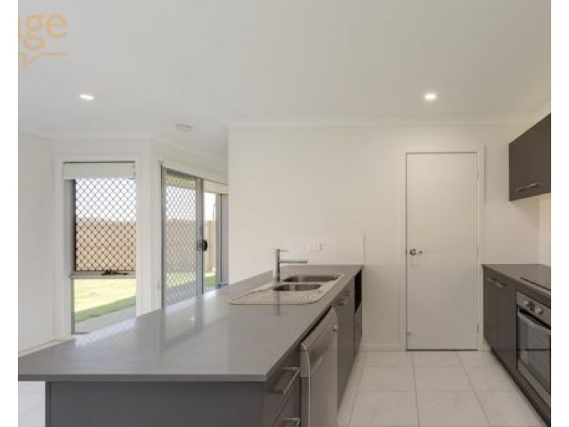 4/30 SCENIC ROAD, Redbank Plains QLD 4301
